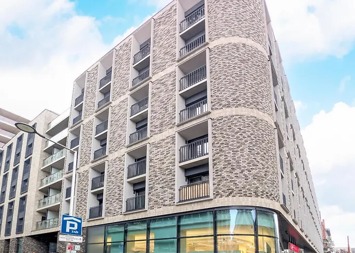 Traugutta Stylish Free Parking By Bookinghost Daire