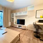 Apartamento Traugutta Stylish Free Parking By Bookinghost *