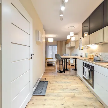Apartment Traugutta Stylish Free Parking By Bookinghost *