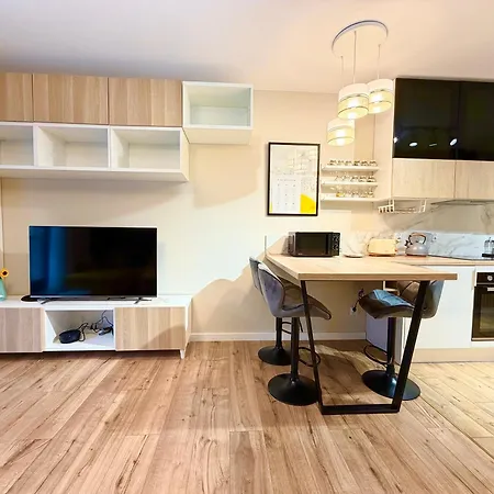 Traugutta Stylish Free Parking By Bookinghost * Wrocław