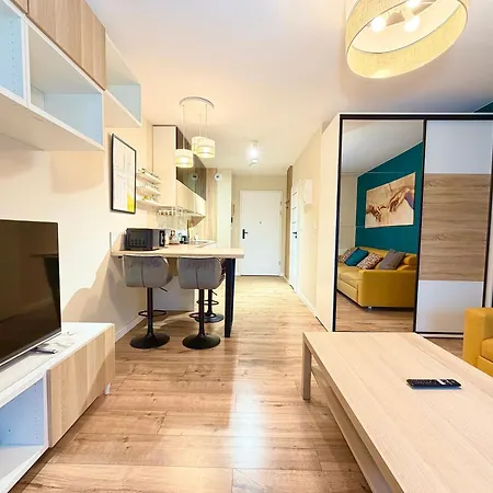 Appartement Traugutta Stylish Free Parking By Bookinghost *