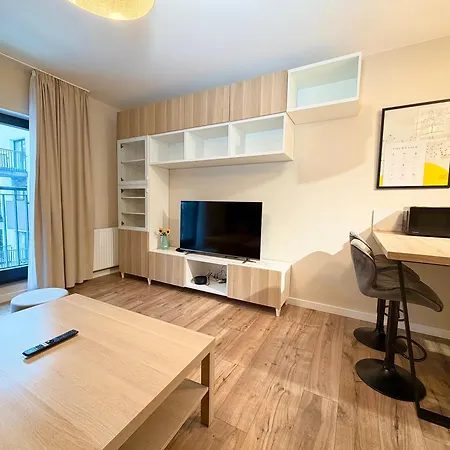 Appartement Traugutta Stylish Free Parking By Bookinghost *