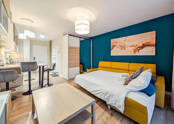 Apartment Traugutta Stylish Free Parking By Bookinghost