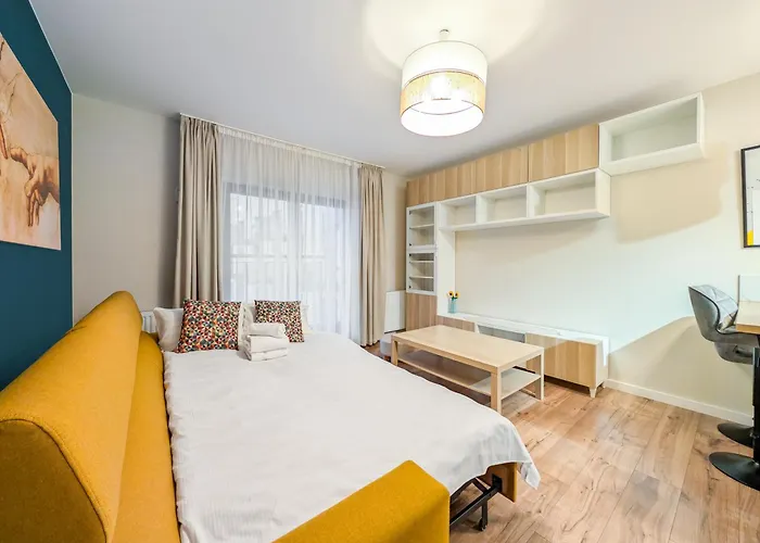 Traugutta Stylish Free Parking By Bookinghost *