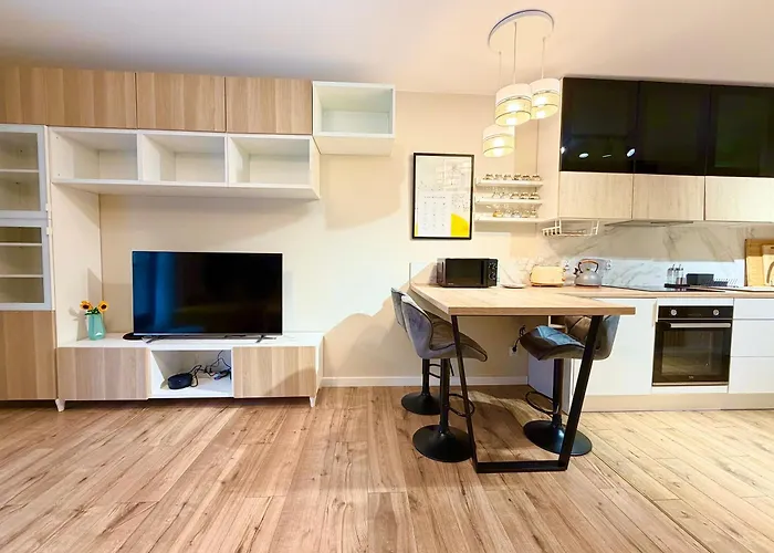 Traugutta Stylish Free Parking By Bookinghost * Breslau