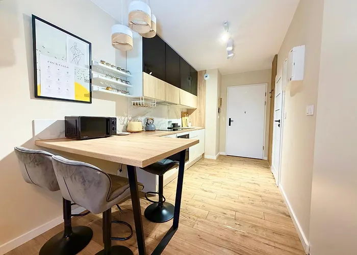 Traugutta Stylish Free Parking By Bookinghost Breslau