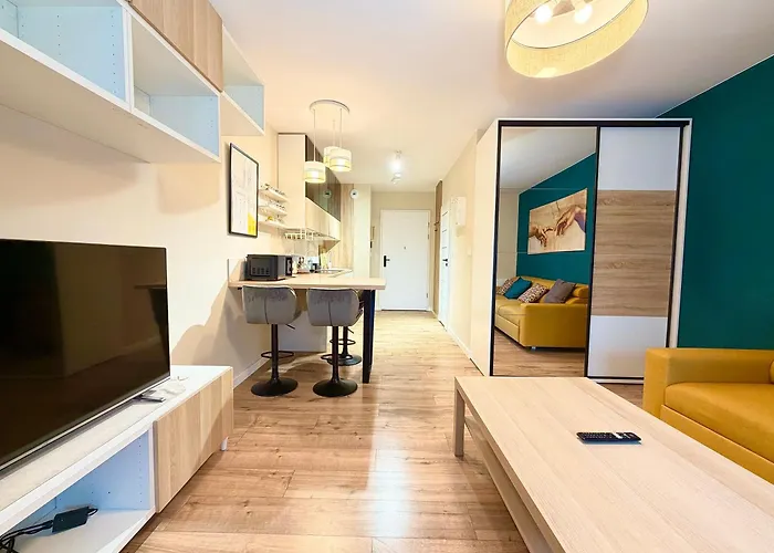 Apartment Traugutta Stylish Free Parking By Bookinghost *