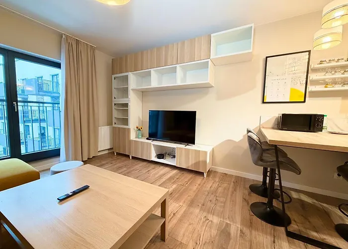 Apartment Traugutta Stylish Free Parking By Bookinghost *